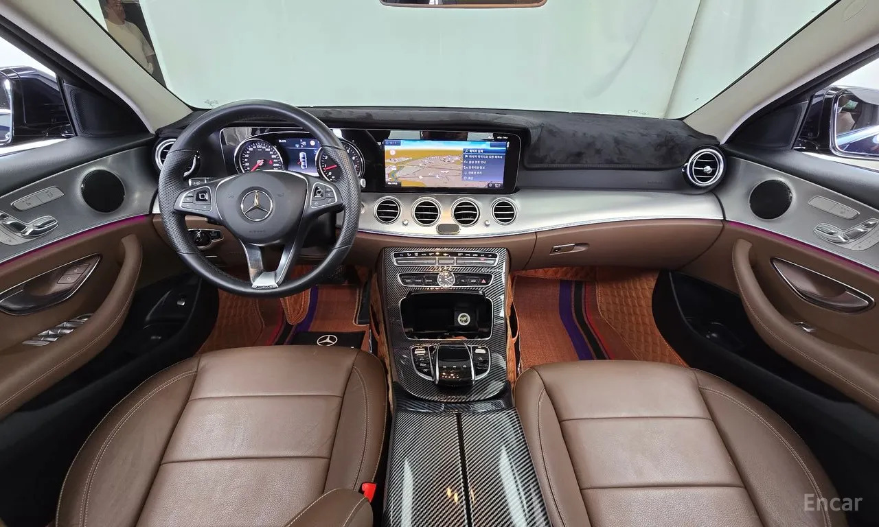 MERCEDES-BENZ E200 W213