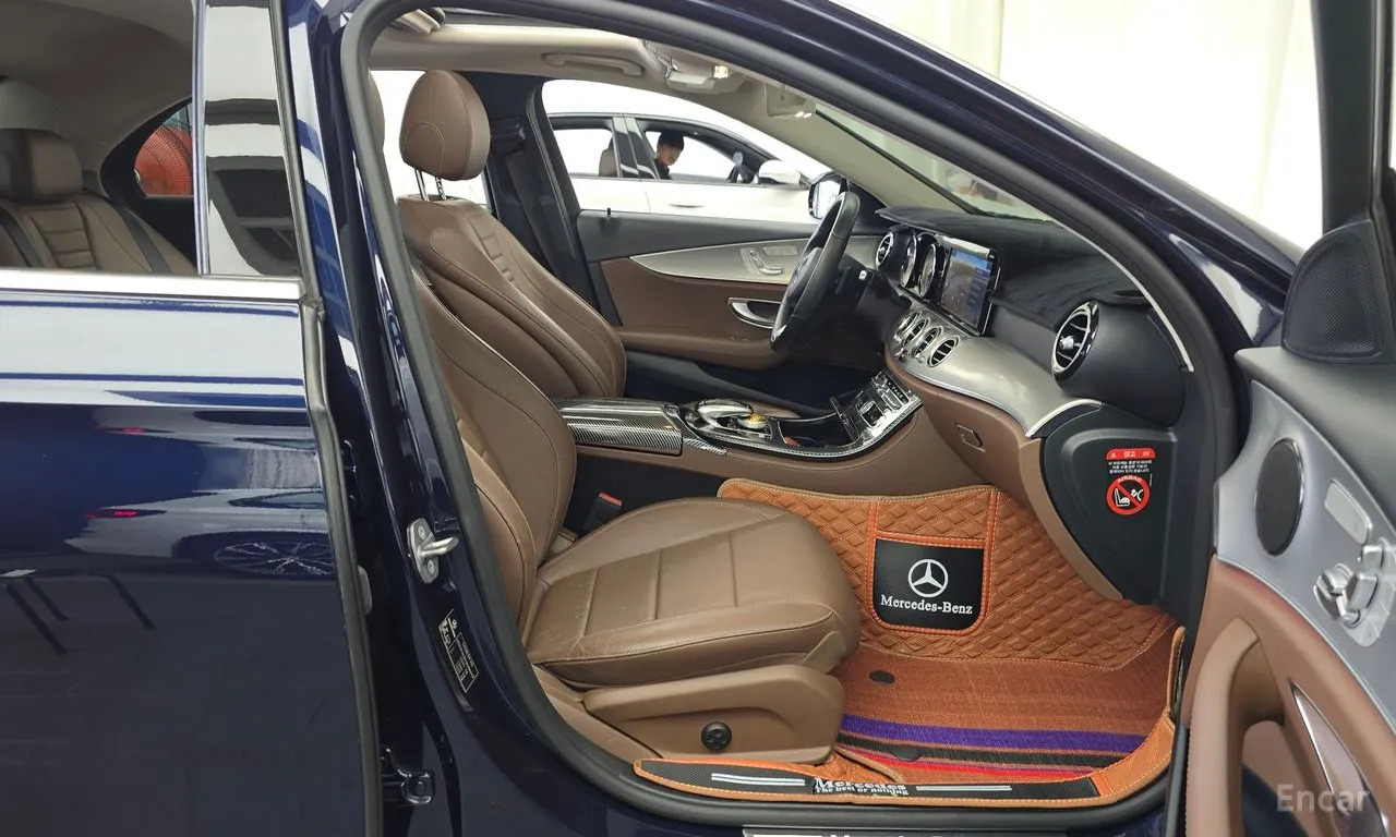 MERCEDES-BENZ E200 W213