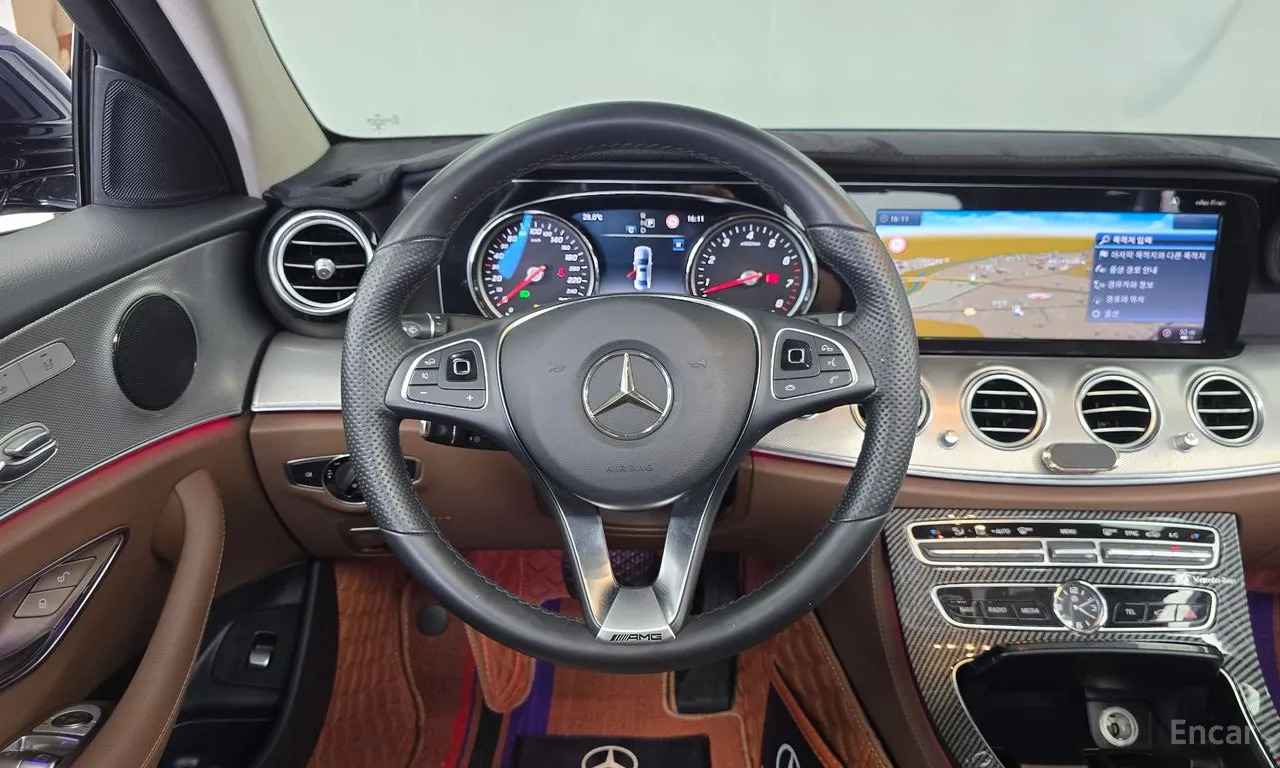 MERCEDES-BENZ E200 W213