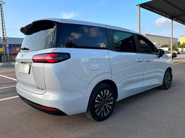 Wuling Darion