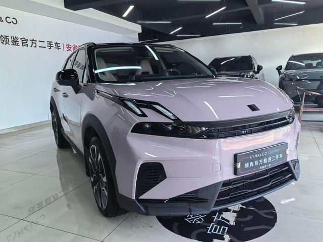 Lynk & Co 06