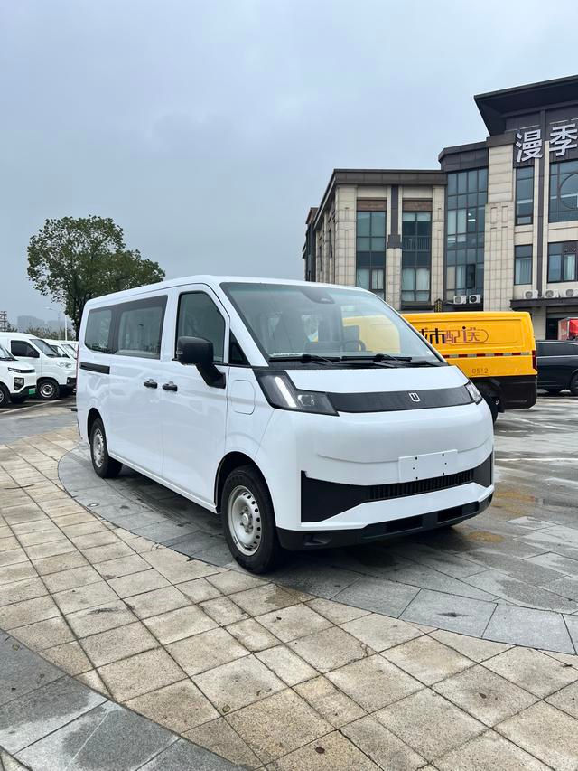 Farizon V7E
