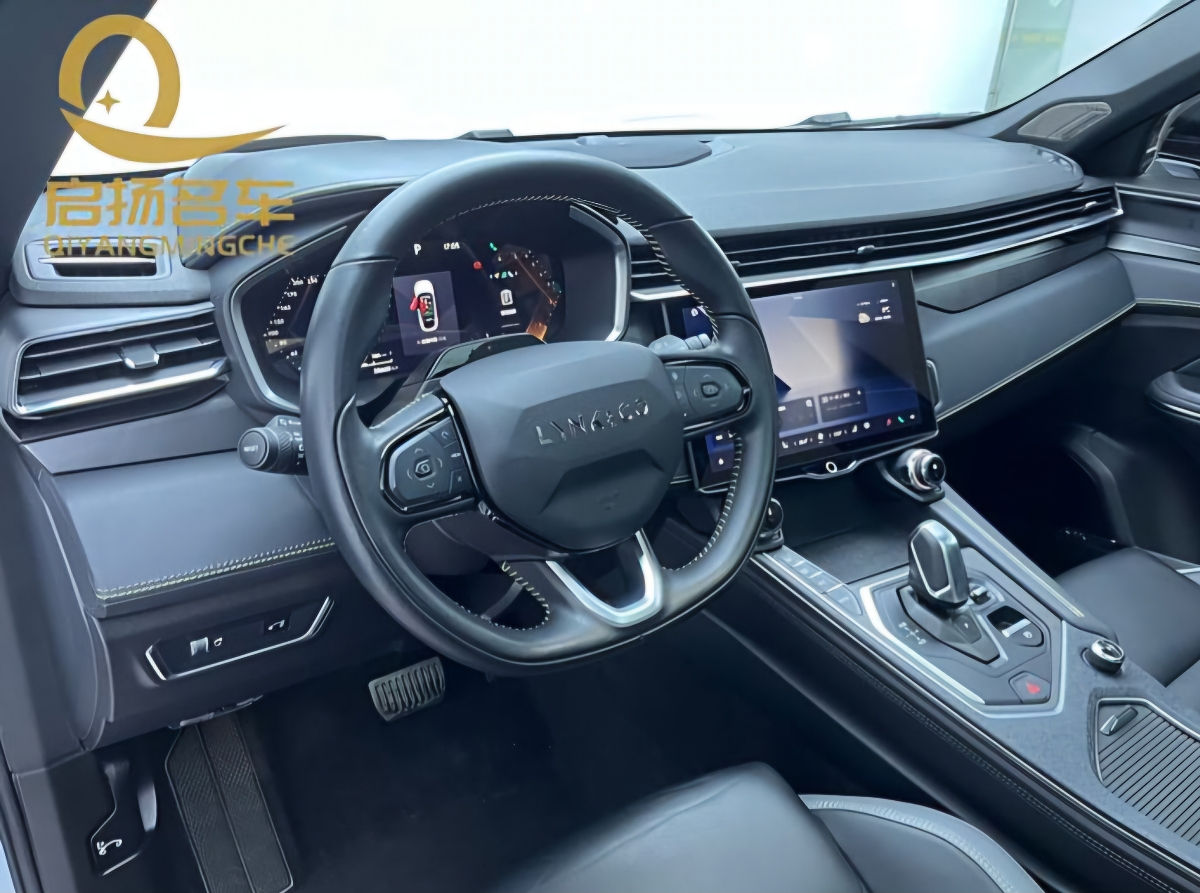 Lynk & Co 05