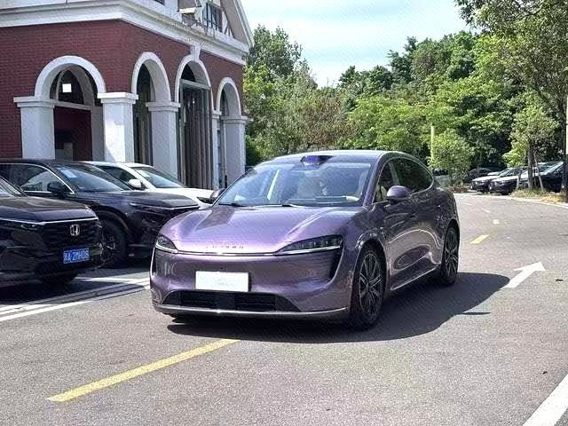 Luxeed R7
