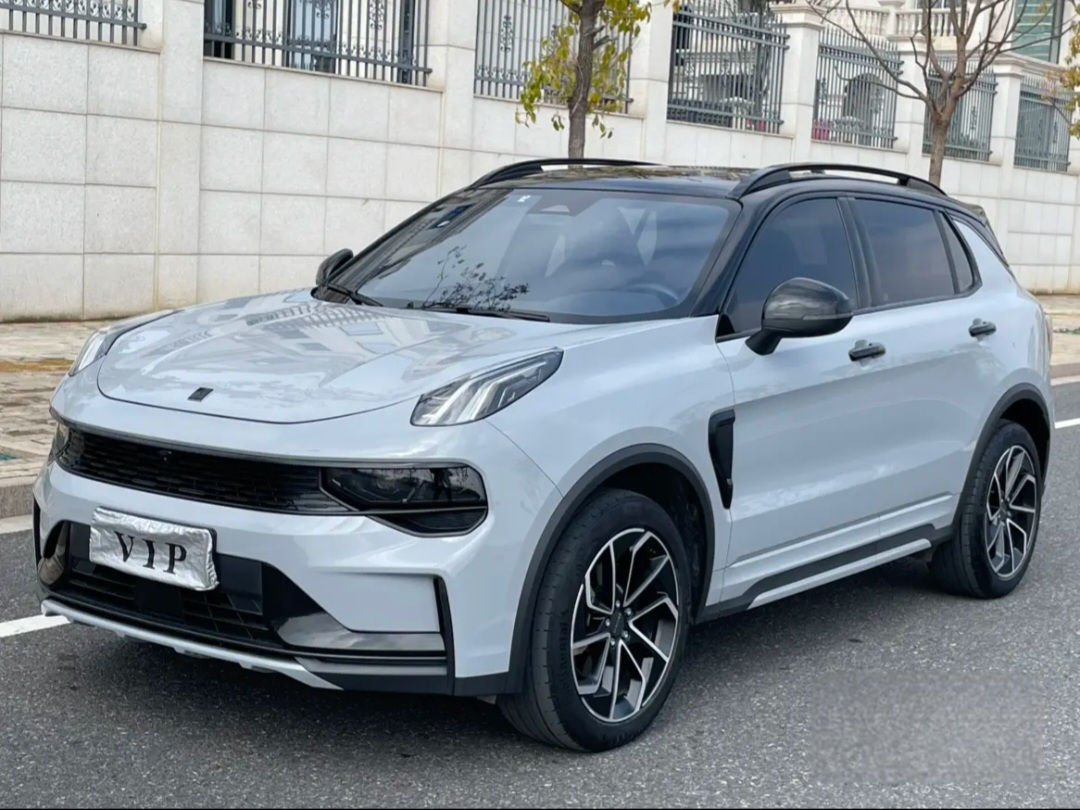 Lynk & Co 01