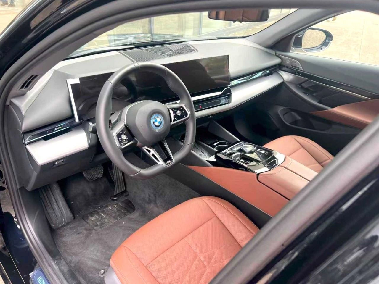 BMW i5
