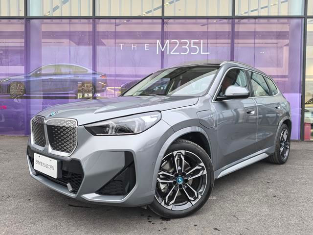 BMW iX1