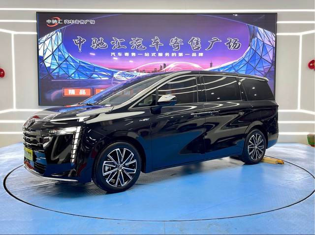 GAC Trumpchi M8