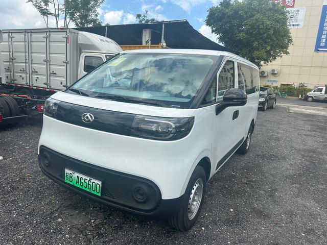 SAIC MAXUS DANA V1