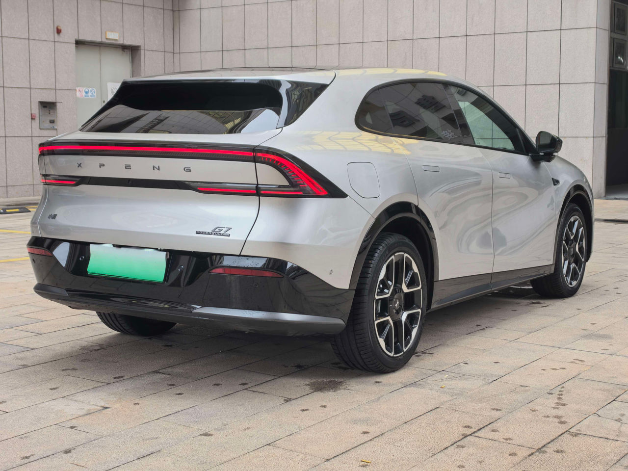 Xpeng G9