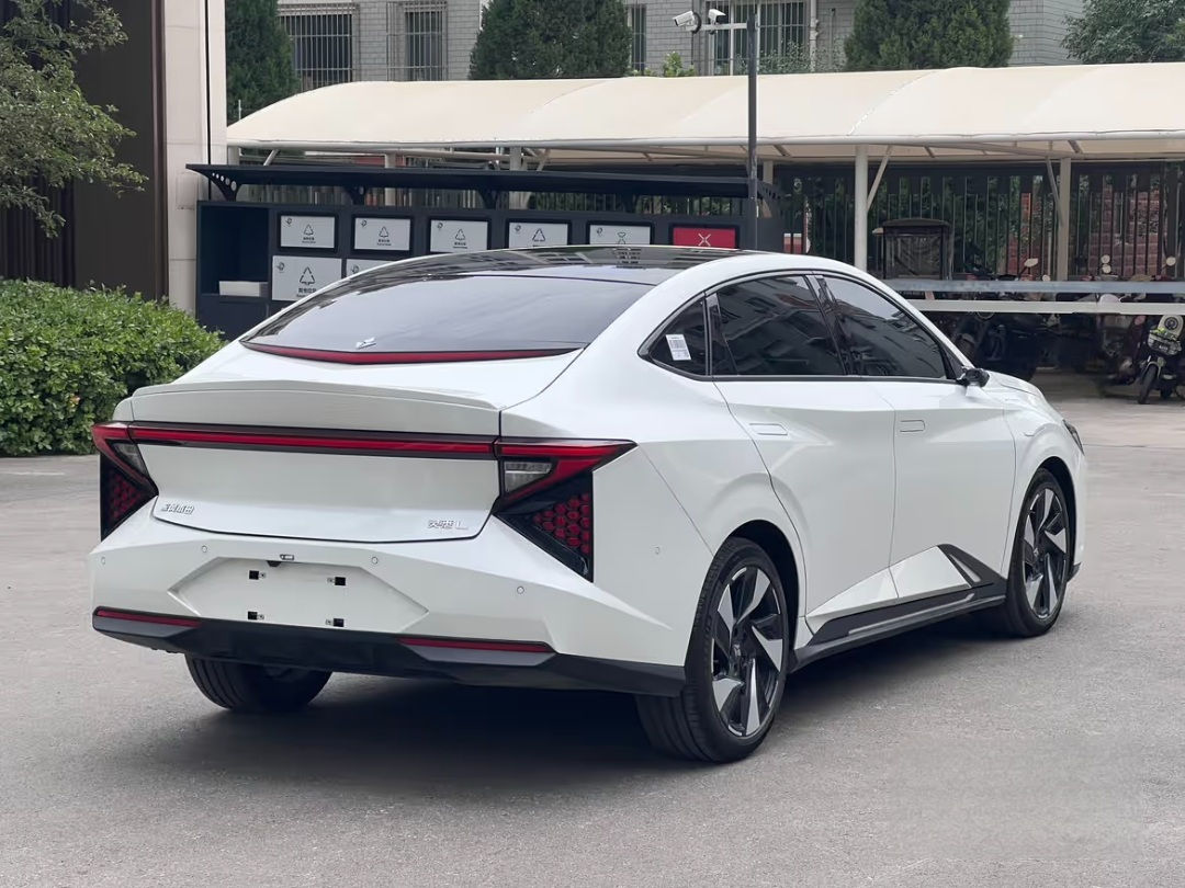 Honda e:NP1