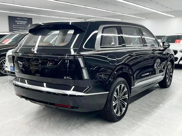 Wuling Starlight L
