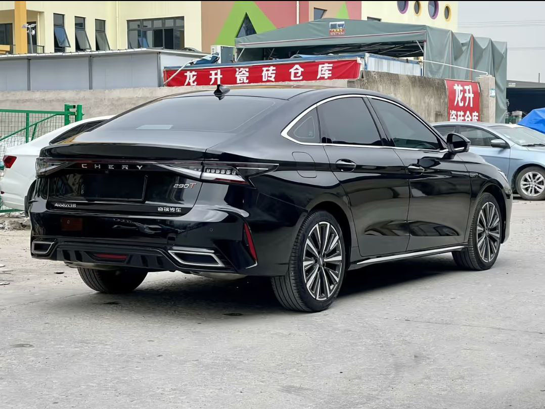 Chery Arrizo 8