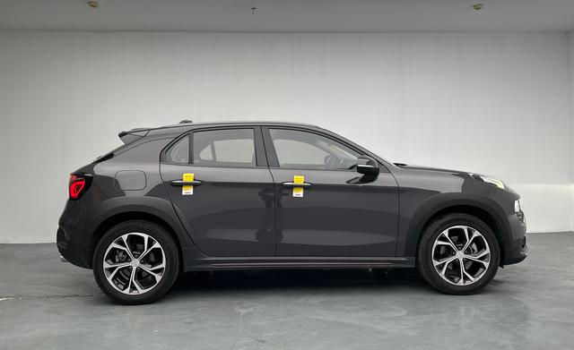 Lynk & Co 02