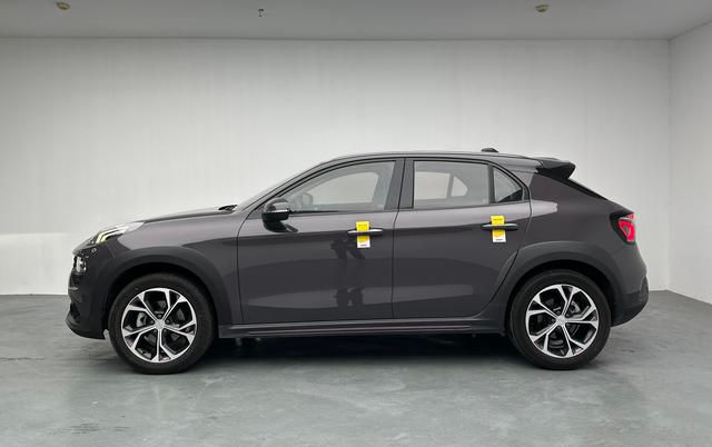 Lynk & Co 02